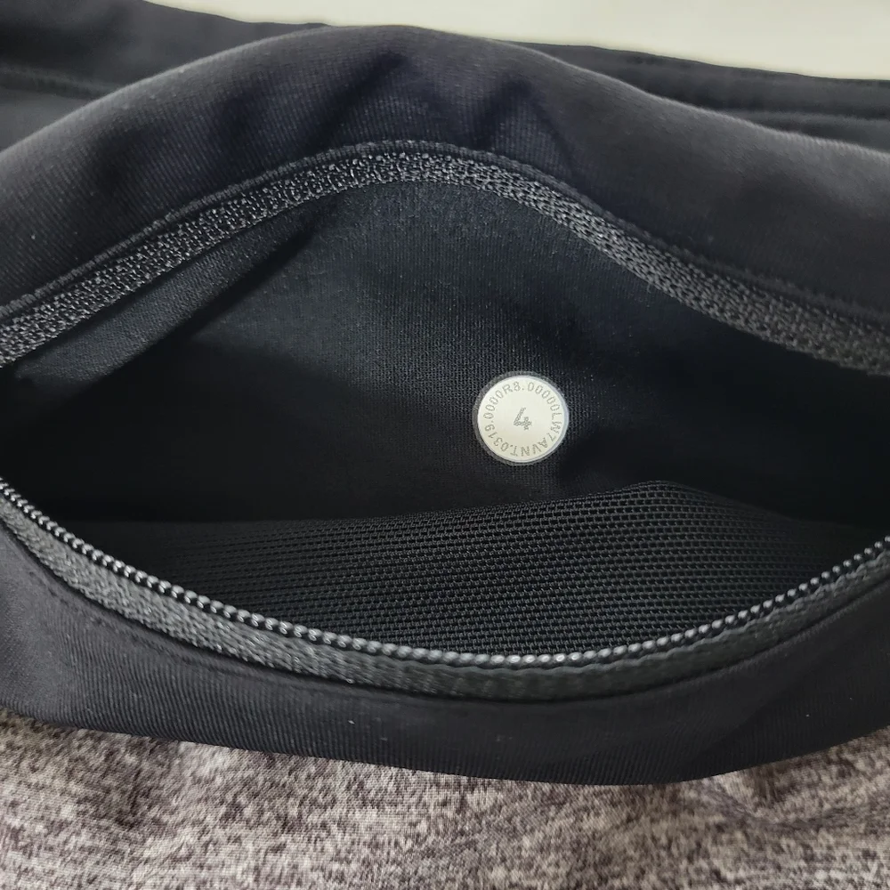 Lululemon running shorts - Picture 7 of 7